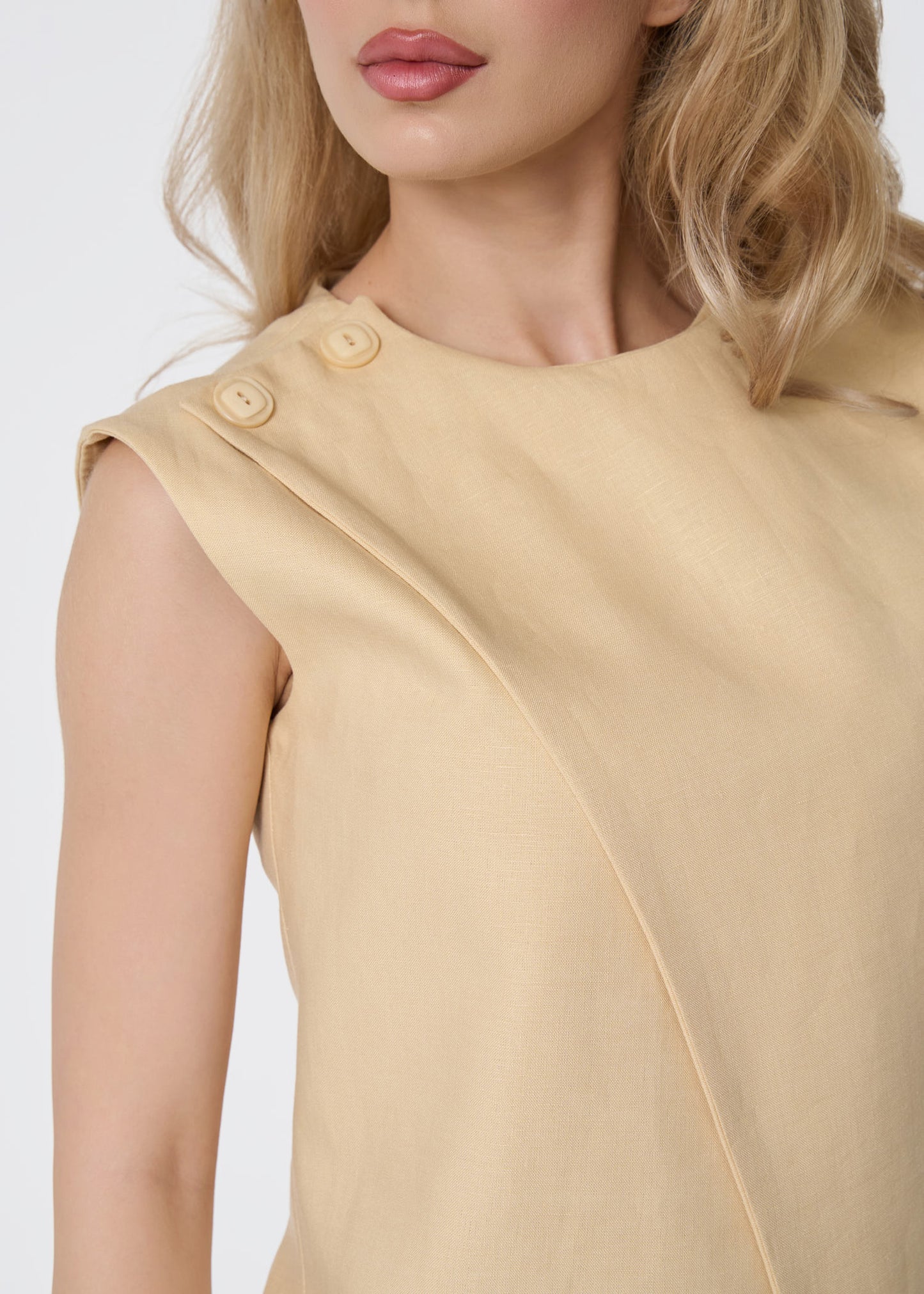 Scarlet Aura Linen Set- Gold